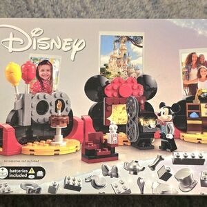 Disney 100 YEAR Celebration Lego Set 40600 Exclusive Retired NEW!! RARE!!
